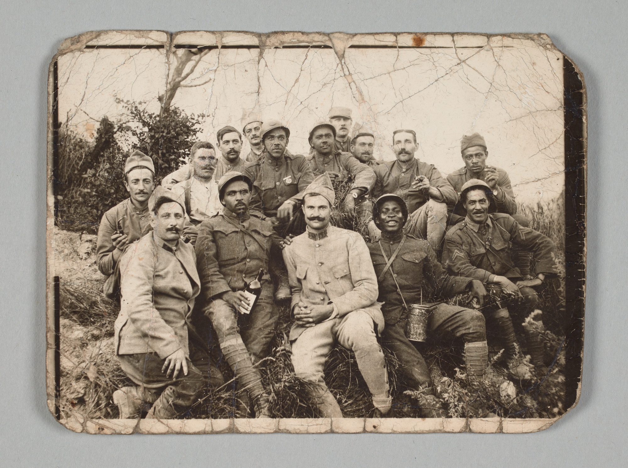 Photographic postcard of Oscar Calmeise